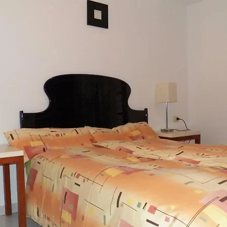 Coastside Apartment, Amarilla Bay Apartman *