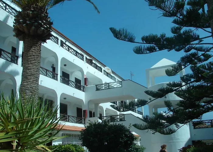 Coastside Apartment, Amarilla Bay