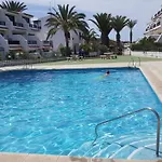 Coastside Apartment, Amarilla Bay 아파트 *